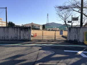 【小学校】姫路市立砥堀小学校 796m 周辺環境